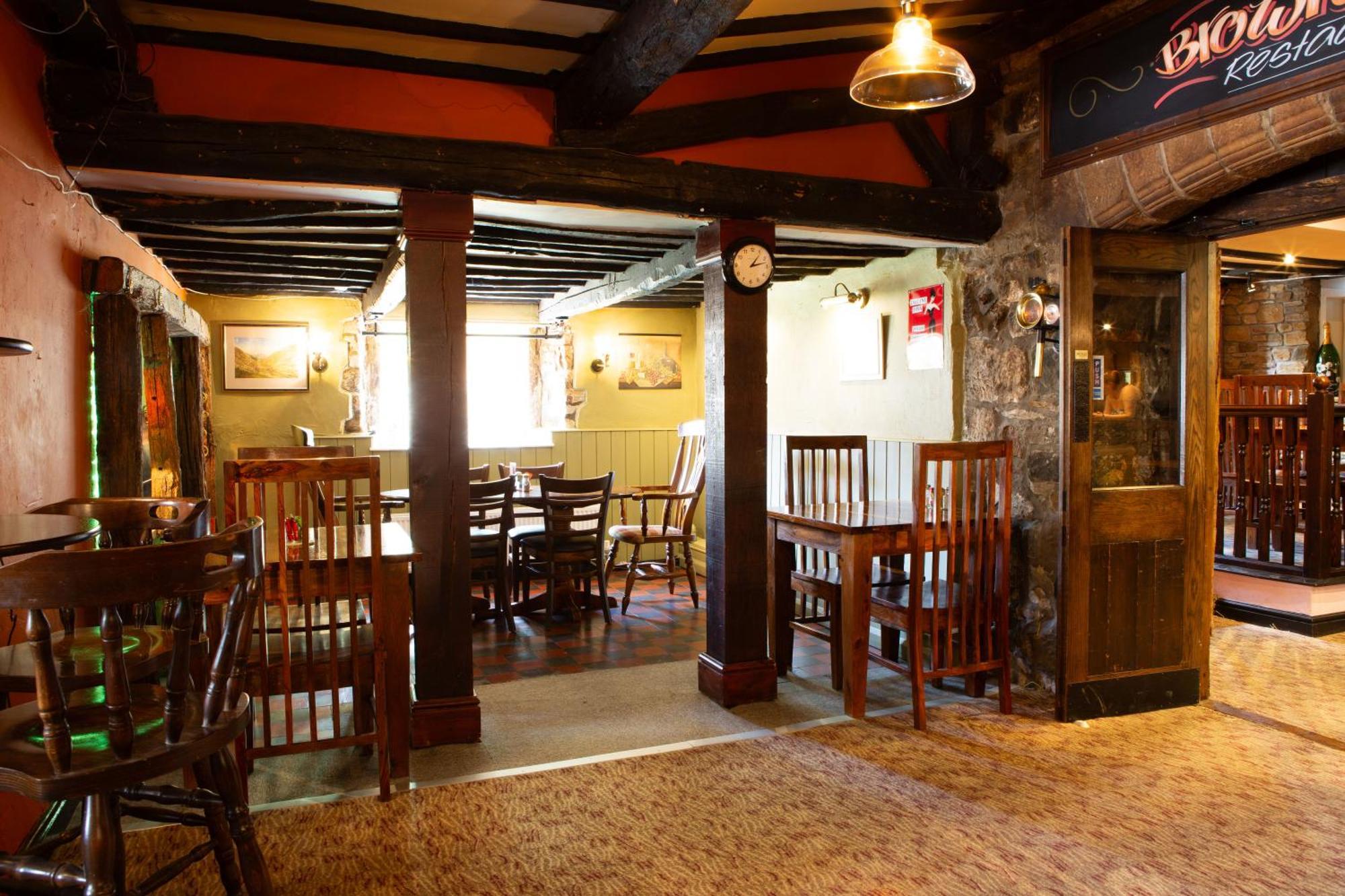 Отель Coach House Bentham Экстерьер фото