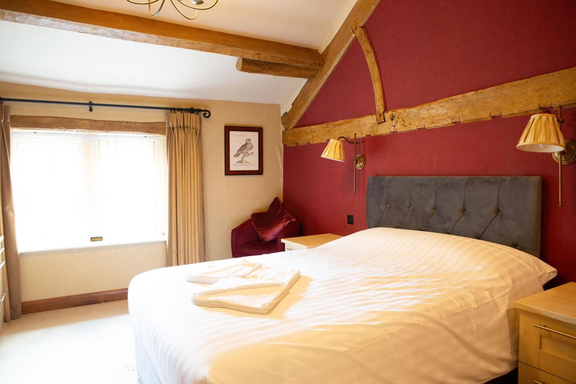 Отель Coach House Bentham Экстерьер фото