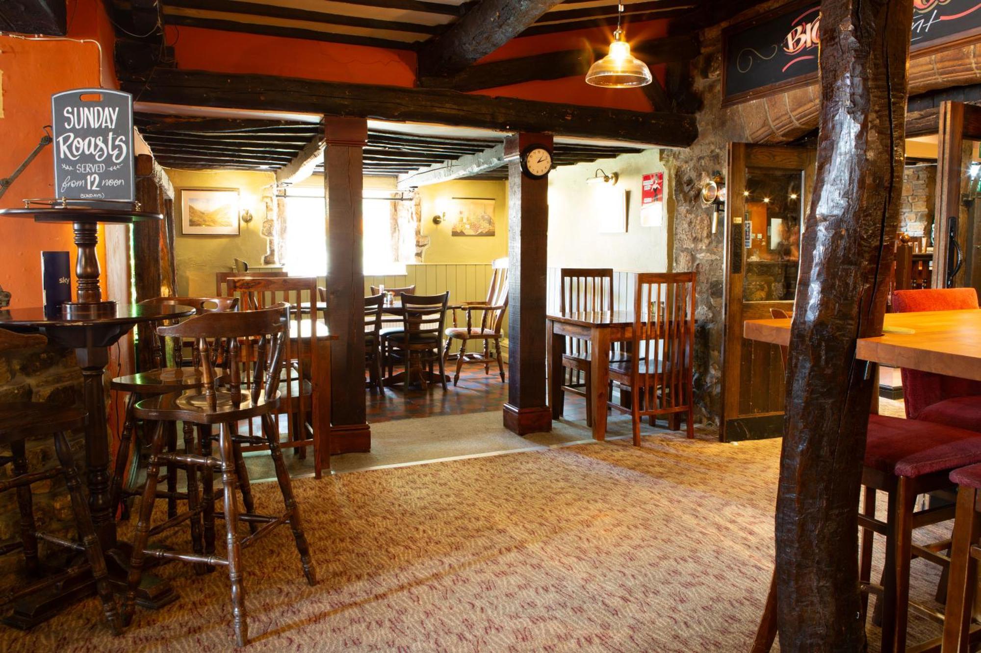 Отель Coach House Bentham Экстерьер фото